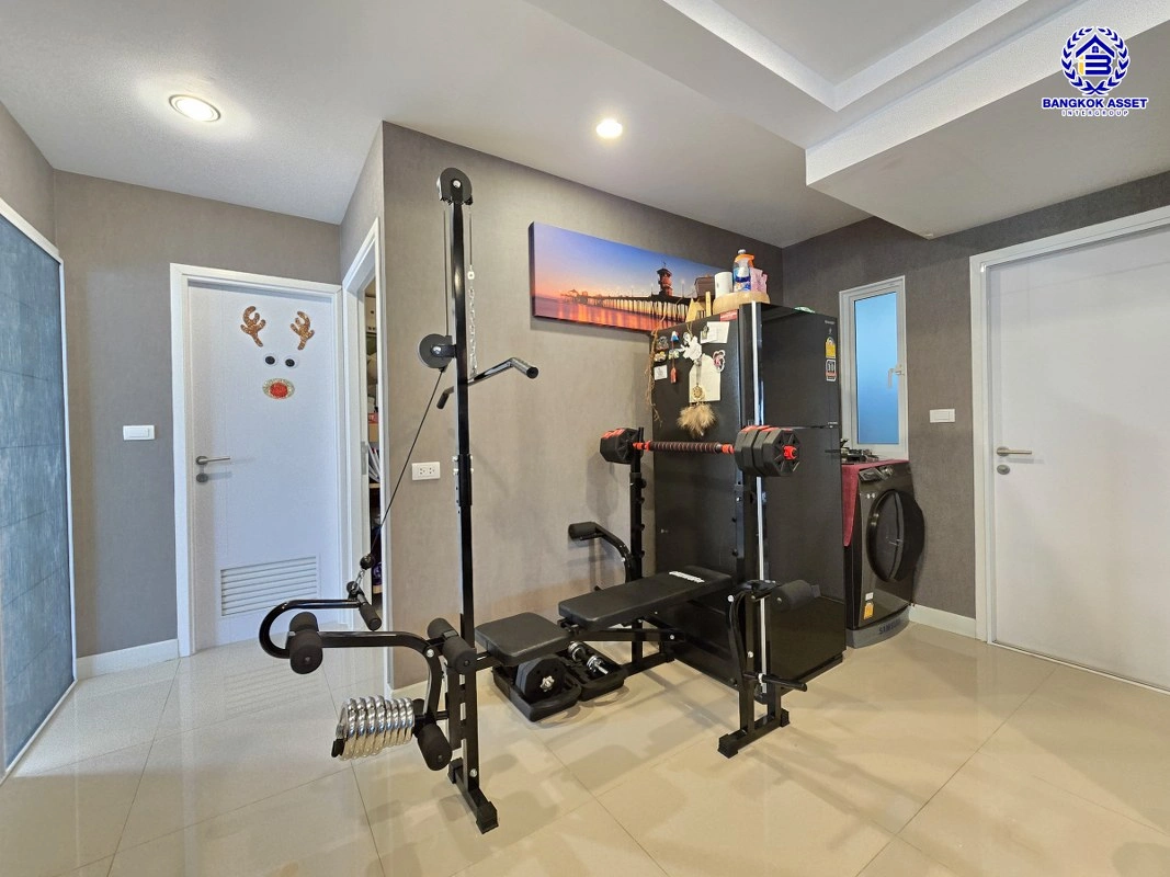 บ้านมือสอง โครงการ เดอะแพลนท์ ปิ่นเกล้า-กาญจนาภิเษก เนื้อที่ 35.8 ตร.ว. พื้นที่ใช้สอย 140 ตร.ม.  ฟังก์ชัน 4 ห้องนอน 3 ห้องน้ำ 2 ที่จอดรถ พร้อมเข้าอยู่ ทำเลดีเชื่อมต่อหลายเส้นทาง ทั้งถนนกาญจนาภิเษก, ถนนนครอินทร์, ถนนรัตนาธิเบศร์ ใกล้รถไฟฟ้าสีม่วง "สถานีตลาดบางใหญ่"