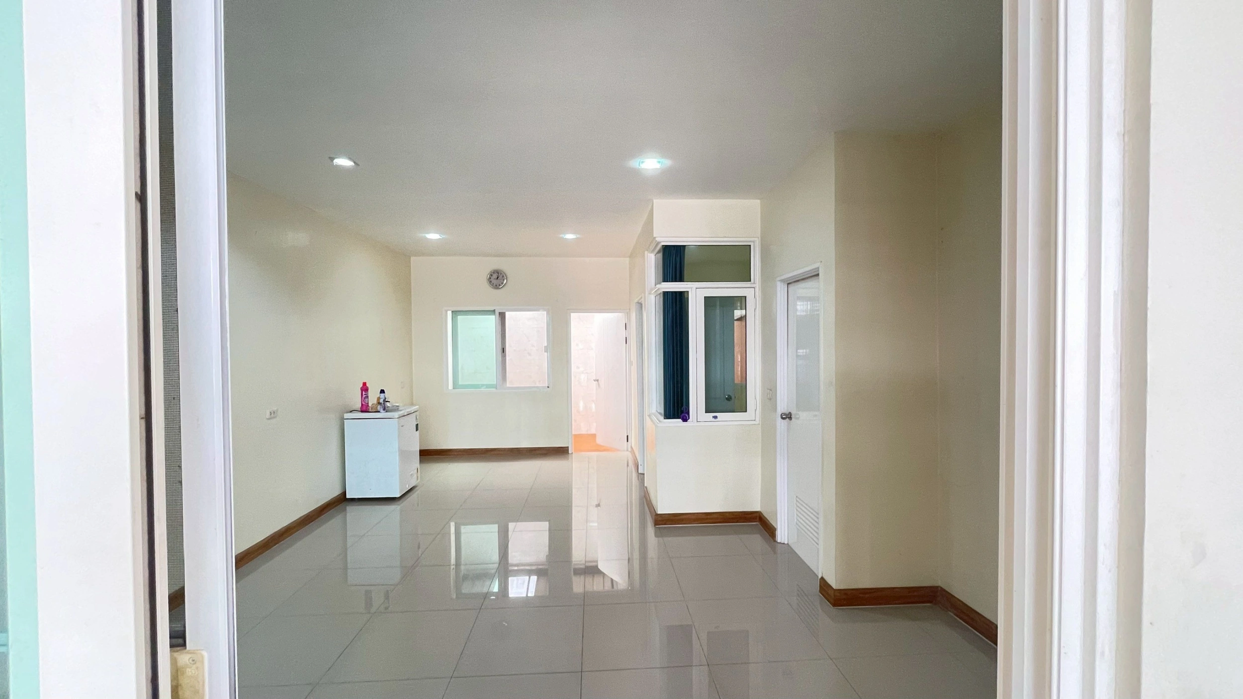 บ้าน 2 ชั้น หมู่บ้านโกลเด้นทาวน์ พระราม 2 สมุทรสาคร 4ห้องนอน 3ห้องน้ำ 2จอดรถ ต่อเติมครัวและหน้าบ้าน