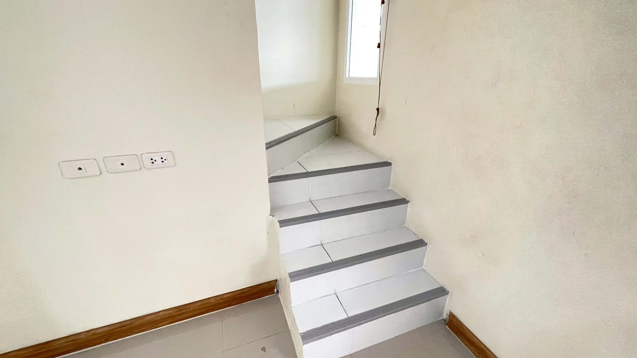 บ้าน 2 ชั้น หมู่บ้านโกลเด้นทาวน์ พระราม 2 สมุทรสาคร 4ห้องนอน 3ห้องน้ำ 2จอดรถ ต่อเติมครัวและหน้าบ้าน