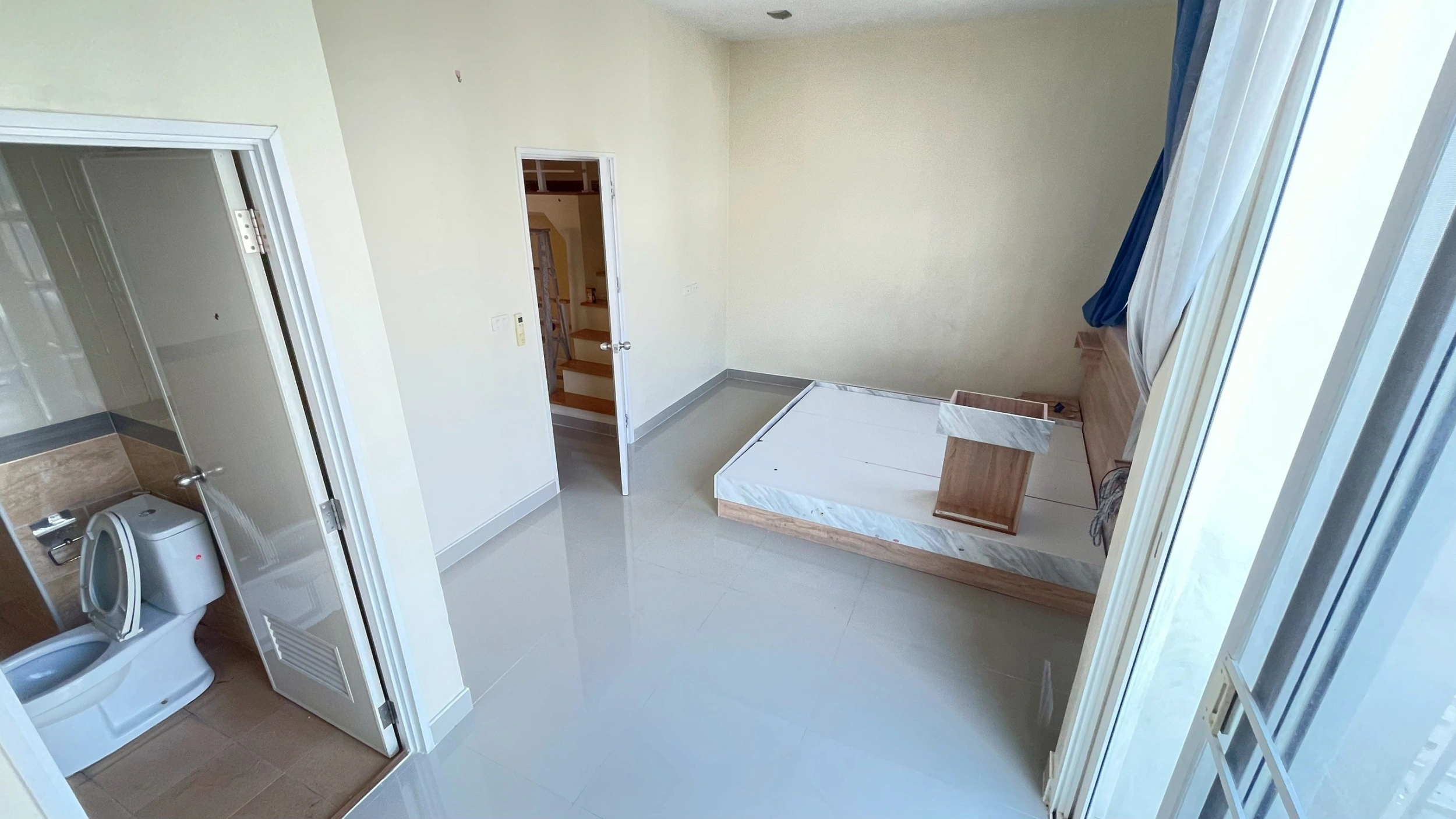 บ้าน 2 ชั้น หมู่บ้านโกลเด้นทาวน์ พระราม 2 สมุทรสาคร 4ห้องนอน 3ห้องน้ำ 2จอดรถ ต่อเติมครัวและหน้าบ้าน