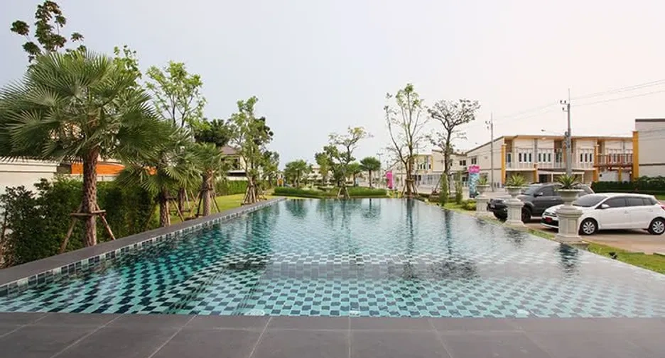 บ้าน 2 ชั้น หมู่บ้านโกลเด้นทาวน์ พระราม 2 สมุทรสาคร 4ห้องนอน 3ห้องน้ำ 2จอดรถ ต่อเติมครัวและหน้าบ้าน