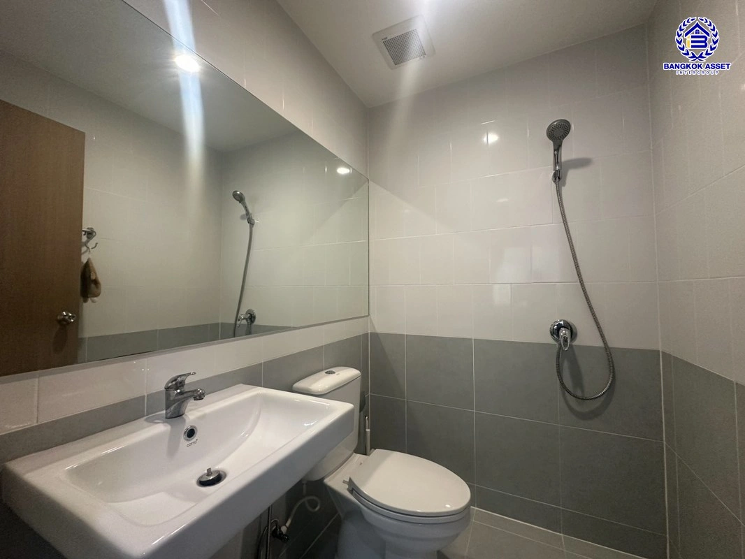 บ้านมือสอง โครงการ เวิร์ฟ สายไหม-พหลโยธิน บนเนื้อที่ 25.9 ตร.ว. พื้นที่ใช้สอย 126 ตร.ม. ฟังก์ชัน 3 ห้องนอน 2 ห้องน้ำ 2 ที่จอดรถ บนทำเลเดินทางสะดวก เชื่อมต่อถนนเพิ่มสิน, ถนนวัชรพล, ถนนสุขาภิบาล ใกล้รถไฟฟ้าสายสีเขียว  "สถานีคูคต"