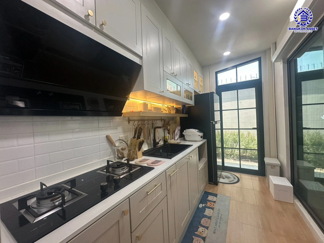 บ้านมือสอง โครงการ เวิร์ฟ สายไหม-พหลโยธิน บนเนื้อที่ 25.9 ตร.ว. พื้นที่ใช้สอย 126 ตร.ม. ฟังก์ชัน 3 ห้องนอน 2 ห้องน้ำ 2 ที่จอดรถ บนทำเลเดินทางสะดวก เชื่อมต่อถนนเพิ่มสิน, ถนนวัชรพล, ถนนสุขาภิบาล ใกล้รถไฟฟ้าสายสีเขียว  "สถานีคูคต"