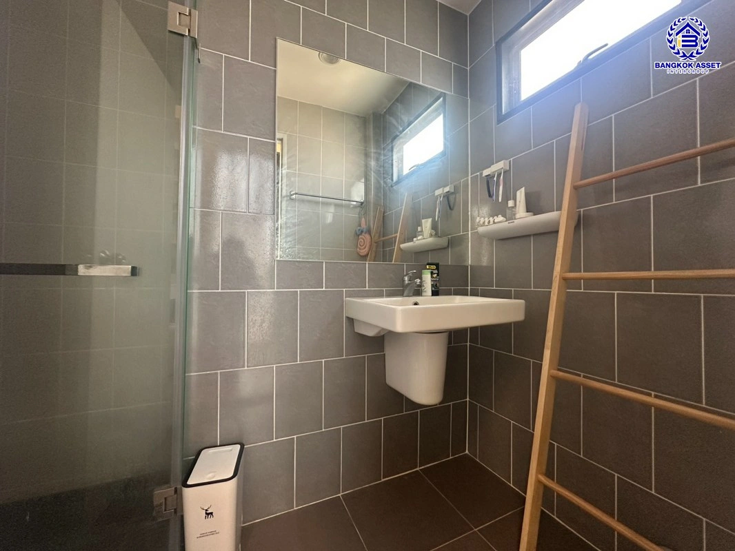 บ้านมือสอง โครงการ เวิร์ฟ สายไหม-พหลโยธิน บนเนื้อที่ 25.9 ตร.ว. พื้นที่ใช้สอย 126 ตร.ม. ฟังก์ชัน 3 ห้องนอน 2 ห้องน้ำ 2 ที่จอดรถ บนทำเลเดินทางสะดวก เชื่อมต่อถนนเพิ่มสิน, ถนนวัชรพล, ถนนสุขาภิบาล ใกล้รถไฟฟ้าสายสีเขียว  "สถานีคูคต"