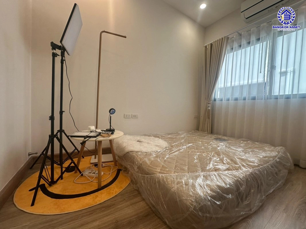 บ้านมือสอง โครงการ เวิร์ฟ สายไหม-พหลโยธิน บนเนื้อที่ 25.9 ตร.ว. พื้นที่ใช้สอย 126 ตร.ม. ฟังก์ชัน 3 ห้องนอน 2 ห้องน้ำ 2 ที่จอดรถ บนทำเลเดินทางสะดวก เชื่อมต่อถนนเพิ่มสิน, ถนนวัชรพล, ถนนสุขาภิบาล ใกล้รถไฟฟ้าสายสีเขียว  "สถานีคูคต"