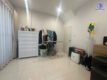 บ้านมือสอง โครงการ เวิร์ฟ สายไหม-พหลโยธิน บนเนื้อที่ 25.9 ตร.ว. พื้นที่ใช้สอย 126 ตร.ม. ฟังก์ชัน 3 ห้องนอน 2 ห้องน้ำ 2 ที่จอดรถ บนทำเลเดินทางสะดวก เชื่อมต่อถนนเพิ่มสิน, ถนนวัชรพล, ถนนสุขาภิบาล ใกล้รถไฟฟ้าสายสีเขียว  "สถานีคูคต"