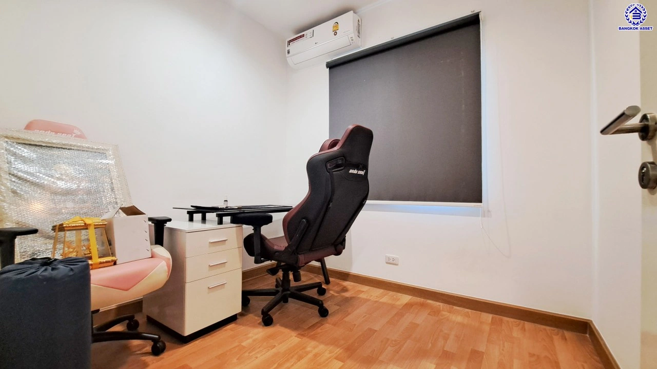 บ้านมือสอง โครงการ ชวนชื่นทาวน์ ราชพฤกษ์345 บนเนื้อที่ 20 ตร.ว. พื้นที่ใช้สอย 84 ตร.ม. ฟังก์ชัน 3 ห้องนอน 2 ห้องน้ำ 1 ที่จอดรถ แถมฟรี เครื่องปรับอากาศ 3 เครื่อง พร้อมเข้าอยู่ บนทำเลที่เชื่อมต่อถนน สะพานนนทบุรี-บางบัวทอง (345), ราชพฤกษ์, บางกรวย-ไทรน้อย ใกล้รถไฟฟ้าสายสีม่วง "สถานีคลองบางไผ่"