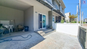 บ้านมือสอง โครงการ ชวนชื่นทาวน์ ราชพฤกษ์345 บนเนื้อที่ 20 ตร.ว. พื้นที่ใช้สอย 84 ตร.ม. ฟังก์ชัน 3 ห้องนอน 2 ห้องน้ำ 1 ที่จอดรถ แถมฟรี เครื่องปรับอากาศ 3 เครื่อง พร้อมเข้าอยู่ บนทำเลที่เชื่อมต่อถนน สะพานนนทบุรี-บางบัวทอง (345), ราชพฤกษ์, บางกรวย-ไทรน้อย ใกล้รถไฟฟ้าสายสีม่วง "สถานีคลองบางไผ่"