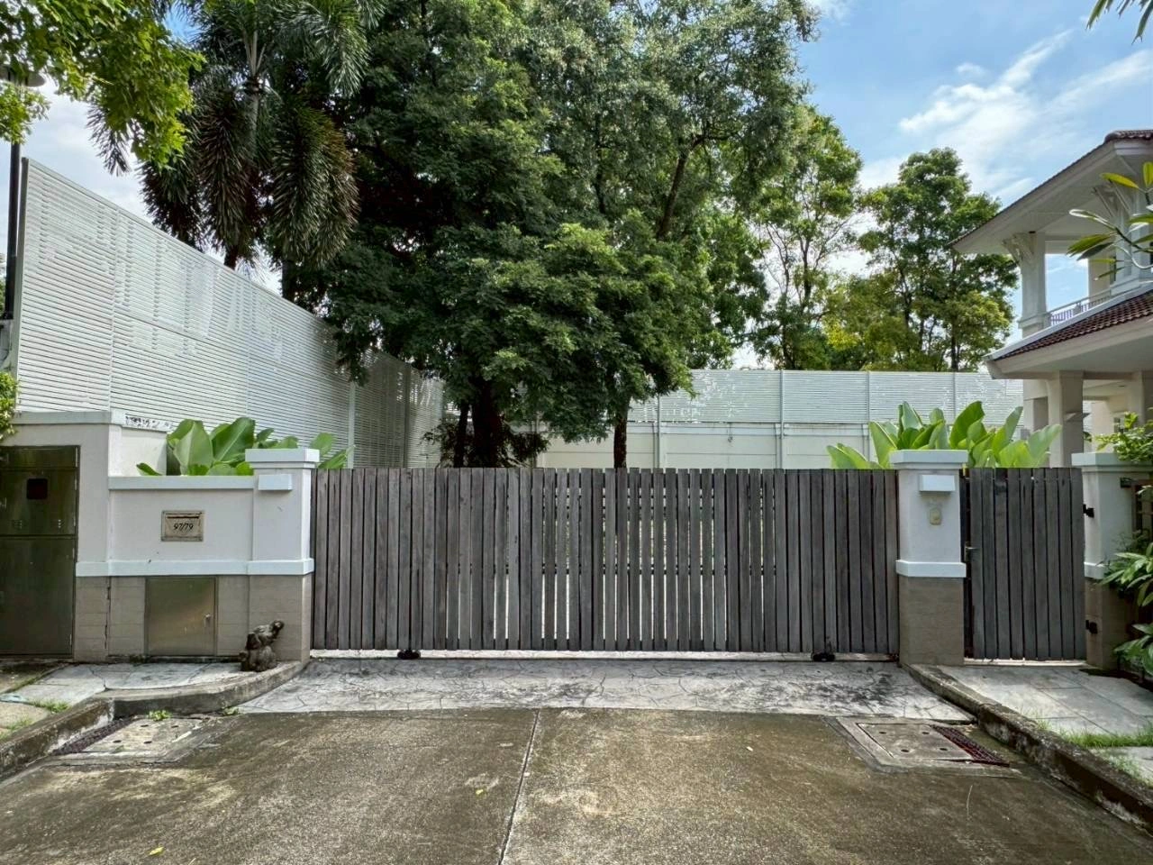 บ้านเดี่ยว หลังมุม มีพื้นที่เหลือให้ตกแต่ง