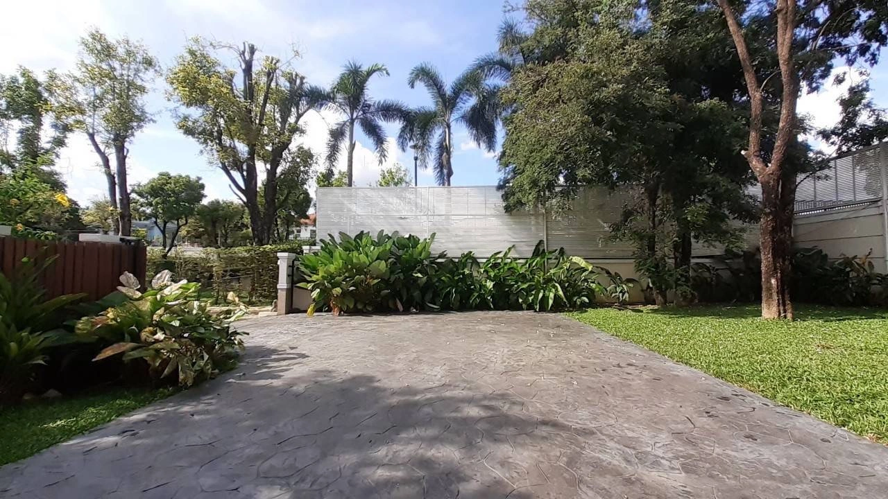 บ้านเดี่ยว หลังมุม มีพื้นที่เหลือให้ตกแต่ง