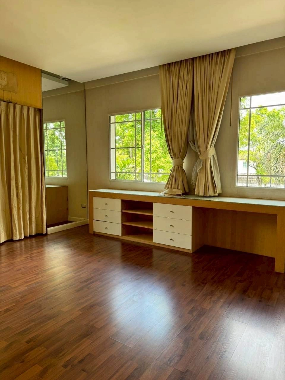 บ้านเดี่ยว หลังมุม มีพื้นที่เหลือให้ตกแต่ง