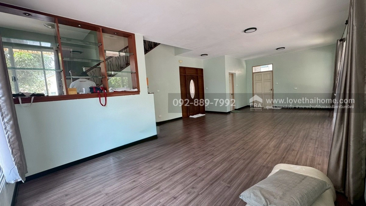 ขายบ้านเดี่ยว 2 ชั้น หมู่บ้านสารินซิตี้ วงตะวัน ถนนพระราม2 ซอยเจษฎาวิถี พื้นที่ 109.9 ตรว. ขายเพียง 4.9 ล้านบาท ราคานี้ถูกที่สุดในโครงการแล้ว ใกล้เซ็นทรัล มหาชัย