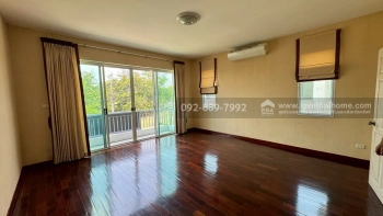 ขายบ้านเดี่ยว 2 ชั้น หมู่บ้านสารินซิตี้ วงตะวัน ถนนพระราม2 ซอยเจษฎาวิถี พื้นที่ 109.9 ตรว. ขายเพียง 4.9 ล้านบาท ราคานี้ถูกที่สุดในโครงการแล้ว ใกล้เซ็นทรัล มหาชัย