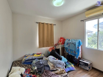 บ้านมือสอง โครงการ ฮาบิเทีย ปัญญาอินทรา1 หลังมุม เนื้อที่ 106.6 ตร.ว. พื้นที่ใช้สอย 187 ตร.ม. ฟังก์ชัน 3 ห้องนอน 3 ห้องน้ำ 2 ที่จอดรถ พร้อมเข้าอยู่ได้ทันที บนทำเลเข้า-ออกในเมืองได้ง่าย เชื่อมต่อถนนปัญญาอินทรา, ถนนหทัยราษฏร์ ใกล้แฟชั่นไอซ์แลนด์ และทางหลวงหมายเลข9