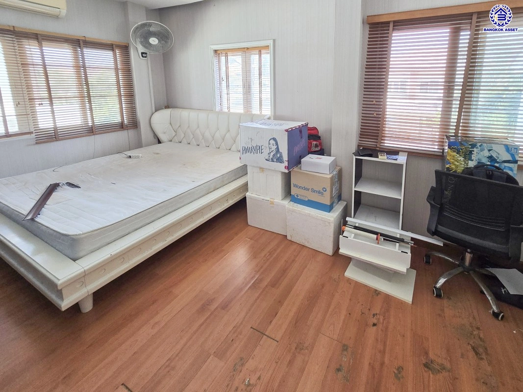 บ้านมือสอง โครงการ คาซ่าวิลล์ สุขาภิบาล5 เนื้อที่ 50.6 ตร.ว. พื้นที่ใช้สอย 147 ตร.ม. ฟังก์ชัน 3 ห้องนอน 3 ห้องน้ำ 2 ที่จอดรถ บนทำเลเดินทางสะดวก เชื่อมต่อถนนเพิ่มสิน ถนนสุขาภิบาล5 ถนนหทัยราษร์ และจุดขึ้นทางด่วน "ฉลองรัช"