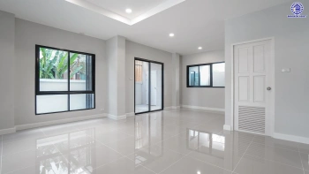 บ้านรีโนเวทใหม่ 3 ชั้น โครงการ ลิฟวิ่งพาร์ค พระราม5 เนื้อที่ 37.2 ตร.ว. พื้นที่ใช้สอย 241.75 ตร.ม. ฟังก์ชัน 5 ห้องนอน 4 ห้องน้ำ 2 ที่จอดรถ พร้อมเข้าอยู่ โครงการบนทำเลแห่งการเดินทาง เชื่อมต่อถนนนครอินทร์ ถนนบางศรีเมือง ใกล้เซ็นทรัลเวสต์วิลล์ และโรงเรียนนานาชาติร่วมฤดี ราชพฤกษ์ แคมปัส