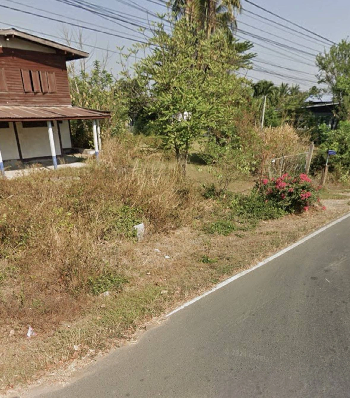 ที่ดินพร้อมบ้าน ติดถนน อำเภอเมือง จังหวัดสุรินทร์