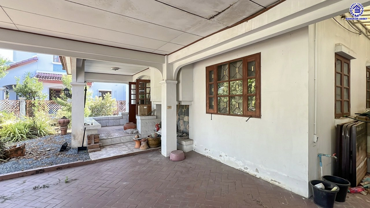 บ้านมือสอง แบรนด์ LH โครงการ ชลลดา สายไหม บ้านเดี่ยวหลังใหญ่ เนื้อที่ 70 ตร.ว. พื้นที่ใช้สอย 152 ตร.ม. ฟังก์ชัน 3 ห้องนอน 2 ห้องน้ำ จอดรถได้ 2 ที่จอดรถ พร้อม Facilities ครบครัน บนทำเลเดินทางสะดวก เชื่อมต่อหลายเส้นทาง ใกล้รถไฟฟ้าสายสีเขียว "สถานีแยกคปอ." และทางด่วน "ฉลองรัช"