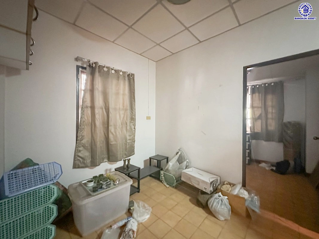 บ้านมือสอง แบรนด์ LH โครงการ ชลลดา สายไหม บ้านเดี่ยวหลังใหญ่ เนื้อที่ 70 ตร.ว. พื้นที่ใช้สอย 152 ตร.ม. ฟังก์ชัน 3 ห้องนอน 2 ห้องน้ำ จอดรถได้ 2 ที่จอดรถ พร้อม Facilities ครบครัน บนทำเลเดินทางสะดวก เชื่อมต่อหลายเส้นทาง ใกล้รถไฟฟ้าสายสีเขียว "สถานีแยกคปอ." และทางด่วน "ฉลองรัช"