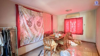 บ้านมือสอง แบรนด์ LH โครงการ ชลลดา สายไหม บ้านเดี่ยวหลังใหญ่ เนื้อที่ 70 ตร.ว. พื้นที่ใช้สอย 152 ตร.ม. ฟังก์ชัน 3 ห้องนอน 2 ห้องน้ำ จอดรถได้ 2 ที่จอดรถ พร้อม Facilities ครบครัน บนทำเลเดินทางสะดวก เชื่อมต่อหลายเส้นทาง ใกล้รถไฟฟ้าสายสีเขียว "สถานีแยกคปอ." และทางด่วน "ฉลองรัช"