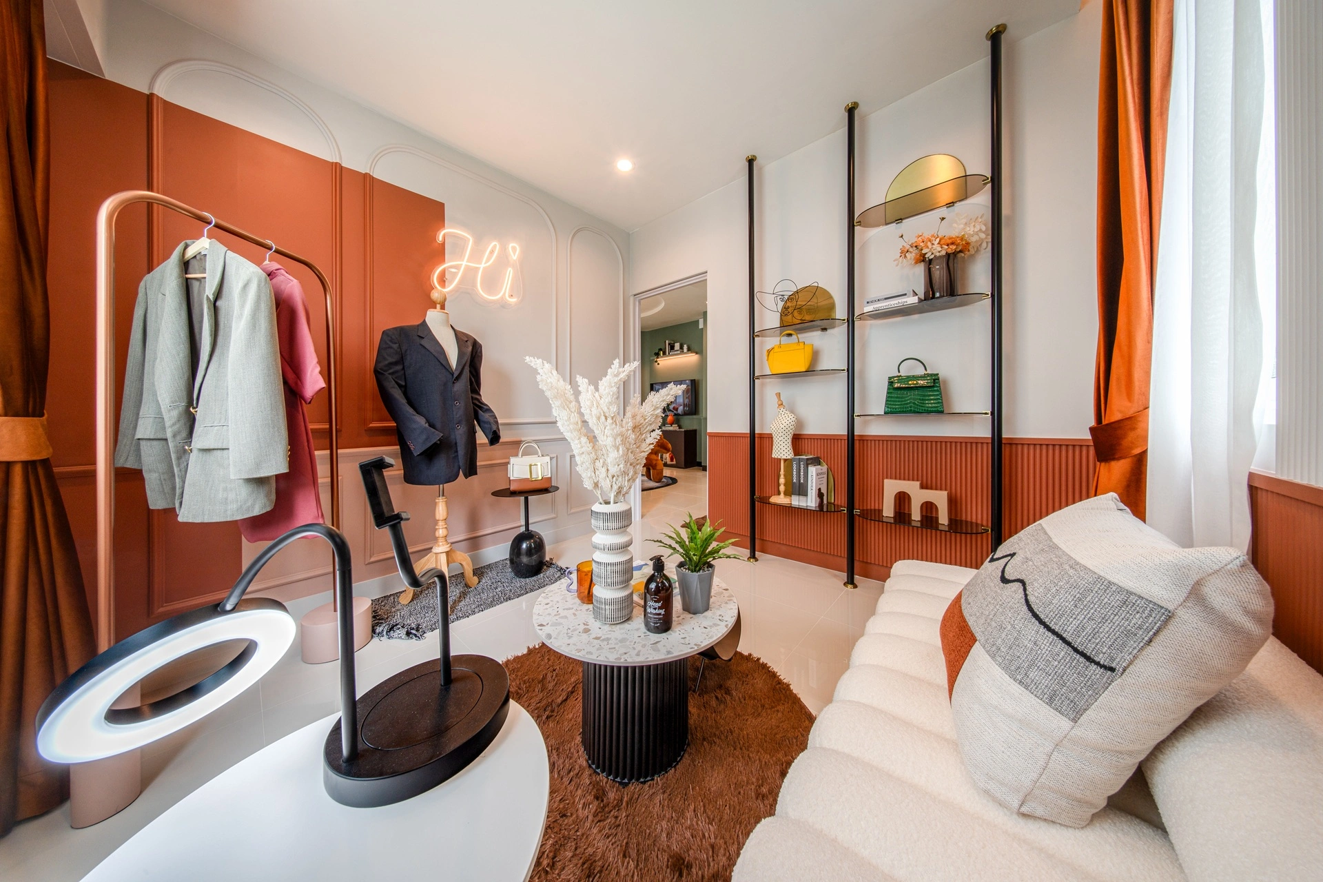 ขายบ้านแฝด 2 ชั้น ฟังก์ชันครบพร้อมอยู่ นัดเข้าชมบ้าน โทร. 097 282 2256