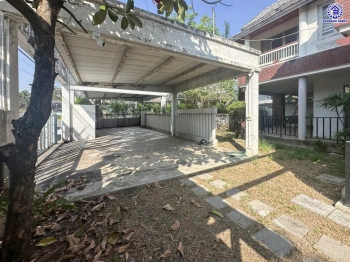 บ้านมือสอง โครงการ โนเบิลวานา ปิ่นเกล้า1 บ้านเดี่ยวหลังใหญ่ เนื้อที่ 64.6 ตร.ว. พื้นที่ใช้สอย 196 ตร.ม. ฟังก์ชัน 2 ห้องนอน 2 ห้องน้ำ จอดรถได้ 2 คัน บนสุดยอดทำเลเดินทางสะดวก หน้าโครงการติดถนนใหญ่บรมราชชนนี ใกล้ทางคู่ขนานลอยฟ้าบรมราชชนนี ม.มหิดล เซ็นทรัลศาลายา และรายล้อมด้วยสิ่งอำนวยความสะดวกครบ