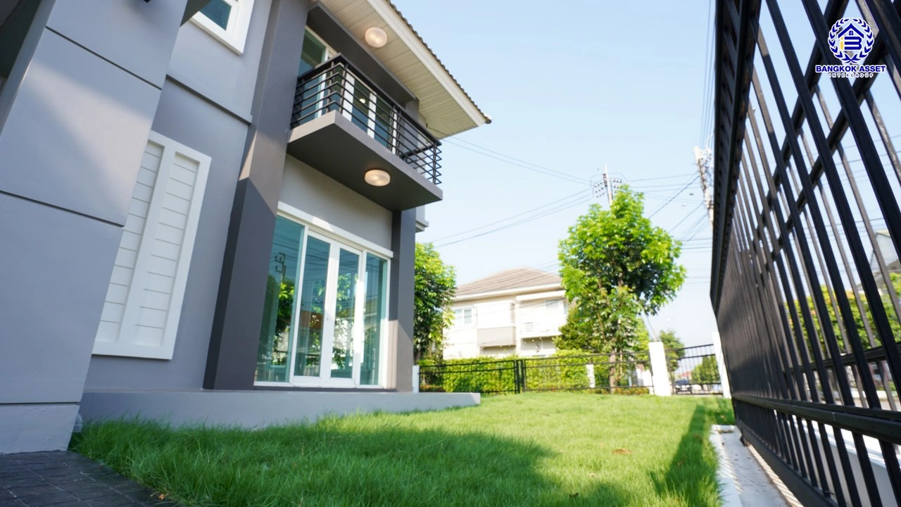 บ้านรีโนเวทใหม่ โครงการ เพอร์เฟคเพลส2 รัตนาธิเบศร์ จากแบรนด์ Property Perfect เนื้อที่ 64 ตร.ว. พื้นที่ใช้สอย 151.32 ตรม. ฟังก์ชันพร้อม 3 ห้องนอน 3 ห้องน้ำ 2 ที่จอดรถ บนที่สุดแห่งทำเลโซนเมือง เชื่อมต่อทุกการเดินทาง ใกล้เซ็นทรัลรัตนาธิเบศร์ จุดขึ้นทางด่วน "งามวงศ์วาน" และรถไฟฟ้า "สถานีไทรม้า"