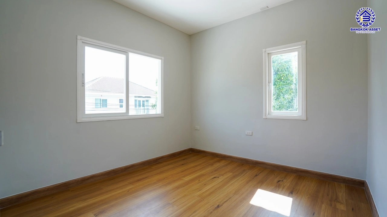 บ้านรีโนเวทใหม่ โครงการ เพอร์เฟคเพลส2 รัตนาธิเบศร์ จากแบรนด์ Property Perfect เนื้อที่ 64 ตร.ว. พื้นที่ใช้สอย 151.32 ตรม. ฟังก์ชันพร้อม 3 ห้องนอน 3 ห้องน้ำ 2 ที่จอดรถ บนที่สุดแห่งทำเลโซนเมือง เชื่อมต่อทุกการเดินทาง ใกล้เซ็นทรัลรัตนาธิเบศร์ จุดขึ้นทางด่วน "งามวงศ์วาน" และรถไฟฟ้า "สถานีไทรม้า"