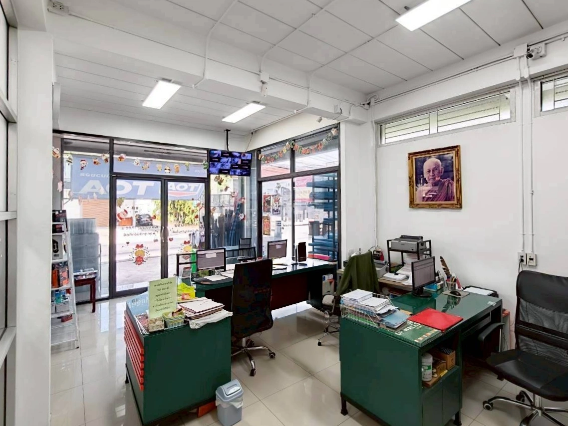 ให้เช่า ตึกแถว พร้อมโกดัง บนทำเลศักยภาพย่าน ลาดพร้าว101 – โยธินพัฒนา เนื้อที่ 180 ตรว. พท.ใช้สอย 905 ตรม. 4 ชั้น ติดถนนซอย 5 นอน 4 น้ำ ห้องสำนักงาน โกดังรองรับน้ำหนักได้เป็นตัน ทำเลดีมาก ทะลุลัดไป ลาดพร้าว101, โพธิ์แก้ว, นวมินทร์, เลียบทางด่วนรามอินทรา เหมาะสำหรับประกอบธุรกิจ คลังสินค้า สำนักงาน