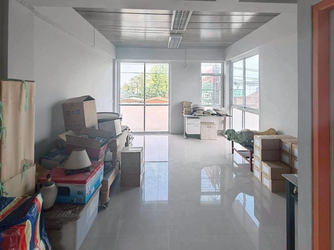 ให้เช่า ตึกแถว พร้อมโกดัง บนทำเลศักยภาพย่าน ลาดพร้าว101 – โยธินพัฒนา เนื้อที่ 180 ตรว. พท.ใช้สอย 905 ตรม. 4 ชั้น ติดถนนซอย 5 นอน 4 น้ำ ห้องสำนักงาน โกดังรองรับน้ำหนักได้เป็นตัน ทำเลดีมาก ทะลุลัดไป ลาดพร้าว101, โพธิ์แก้ว, นวมินทร์, เลียบทางด่วนรามอินทรา เหมาะสำหรับประกอบธุรกิจ คลังสินค้า สำนักงาน