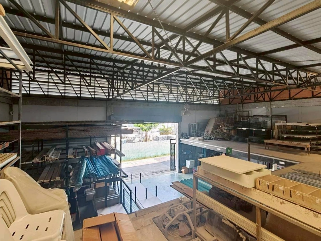 ให้เช่า ตึกแถว พร้อมโกดัง บนทำเลศักยภาพย่าน ลาดพร้าว101 – โยธินพัฒนา เนื้อที่ 180 ตรว. พท.ใช้สอย 905 ตรม. 4 ชั้น ติดถนนซอย 5 นอน 4 น้ำ ห้องสำนักงาน โกดังรองรับน้ำหนักได้เป็นตัน ทำเลดีมาก ทะลุลัดไป ลาดพร้าว101, โพธิ์แก้ว, นวมินทร์, เลียบทางด่วนรามอินทรา เหมาะสำหรับประกอบธุรกิจ คลังสินค้า สำนักงาน