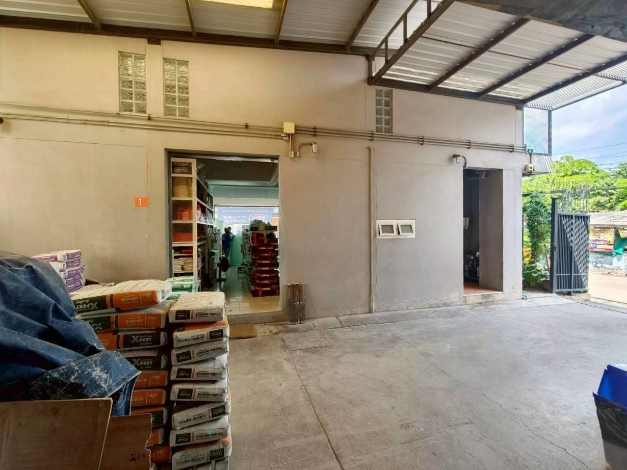 ให้เช่า ตึกแถว พร้อมโกดัง บนทำเลศักยภาพย่าน ลาดพร้าว101 – โยธินพัฒนา เนื้อที่ 180 ตรว. พท.ใช้สอย 905 ตรม. 4 ชั้น ติดถนนซอย 5 นอน 4 น้ำ ห้องสำนักงาน โกดังรองรับน้ำหนักได้เป็นตัน ทำเลดีมาก ทะลุลัดไป ลาดพร้าว101, โพธิ์แก้ว, นวมินทร์, เลียบทางด่วนรามอินทรา เหมาะสำหรับประกอบธุรกิจ คลังสินค้า สำนักงาน