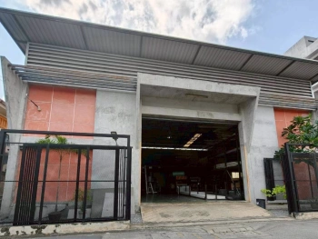 ให้เช่า ตึกแถว พร้อมโกดัง บนทำเลศักยภาพย่าน ลาดพร้าว101 – โยธินพัฒนา เนื้อที่ 180 ตรว. พท.ใช้สอย 905 ตรม. 4 ชั้น ติดถนนซอย 5 นอน 4 น้ำ ห้องสำนักงาน โกดังรองรับน้ำหนักได้เป็นตัน ทำเลดีมาก ทะลุลัดไป ลาดพร้าว101, โพธิ์แก้ว, นวมินทร์, เลียบทางด่วนรามอินทรา เหมาะสำหรับประกอบธุรกิจ คลังสินค้า สำนักงาน