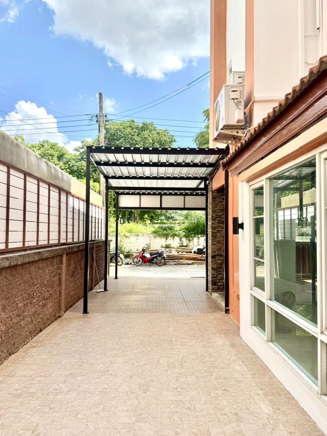 ให้เช่าโฮมออฟฟิศโมเดิร์น 3.5 ชั้น 280 ตรม. หมู่บ้านสรานนท์ ปากเกร็ด