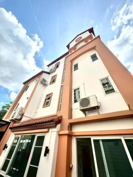 ให้เช่าโฮมออฟฟิศโมเดิร์น 3.5 ชั้น 280 ตรม. หมู่บ้านสรานนท์ ปากเกร็ด