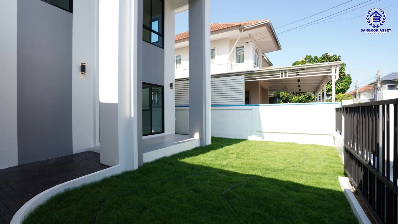 บ้านรีโนเวทใหม่ โครงการ ลลิลอินเดอะพาร์ค บางใหญ่ เนื้อที่ 61.7 ตร.ว. พื้นที่ใช้สอย 181.36 ตร.ม. ฟังก์ชัน 4 ห้องนอน 2 ห้องน้ำ 2 ที่จอดรถ บนทำเลเดินทางสะดวก ใกล้เซ็นทรัลเวสต์เกต ทางด่วน "กาญจนาภิเษก และรถไฟฟ้าสายสีม่วง "สถานีตลาดบางใหญ่"