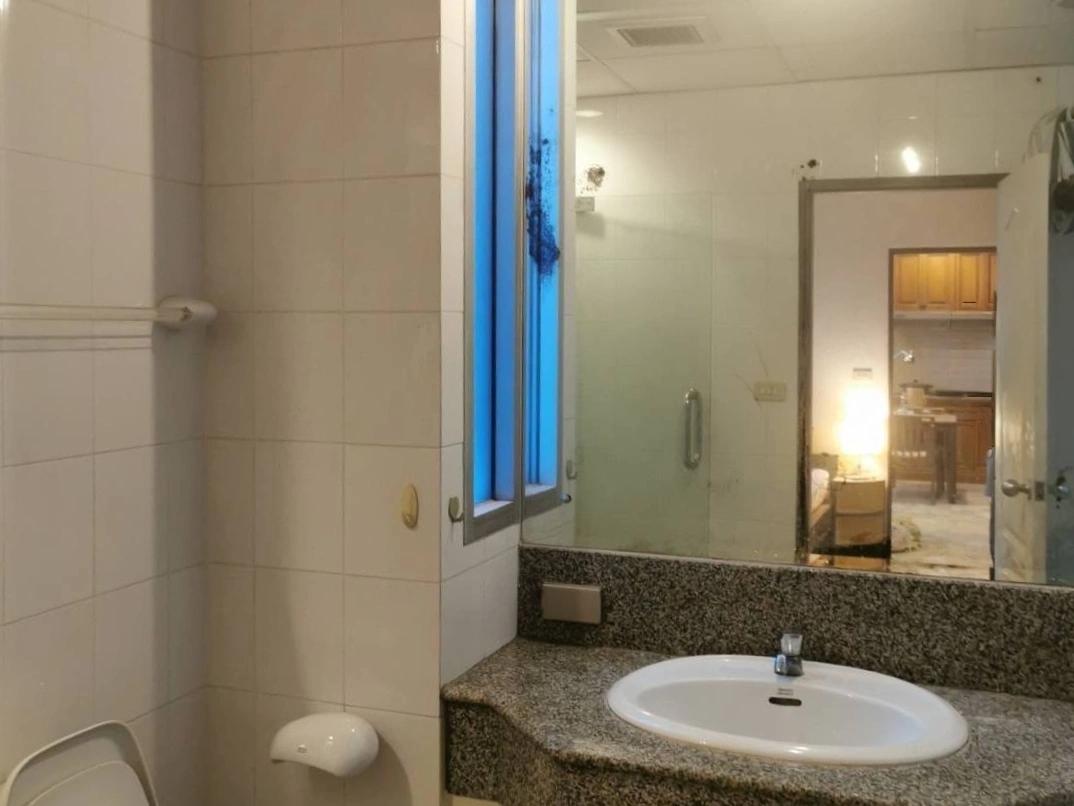 ขายคอนโด สาทร เฮ้าส์ (Sathorn House) ขนาด 65 ตร.ม. ชั้น 45 วิวเมืองเปิดโล่ง 2 ห้องนอน เฟอร์นิเจอร์ครบ พร้อมอยู่ ติด BTS สุรศักดิ์ ทำเลสาทร ใกล้สีลม CBD เหมาะอยู่อาศัยและลงทุน มีที่จอดรถส่วนตัว