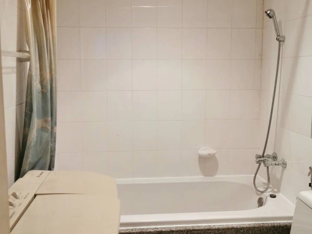 ขายคอนโด สาทร เฮ้าส์ (Sathorn House) ขนาด 65 ตร.ม. ชั้น 45 วิวเมืองเปิดโล่ง 2 ห้องนอน เฟอร์นิเจอร์ครบ พร้อมอยู่ ติด BTS สุรศักดิ์ ทำเลสาทร ใกล้สีลม CBD เหมาะอยู่อาศัยและลงทุน มีที่จอดรถส่วนตัว