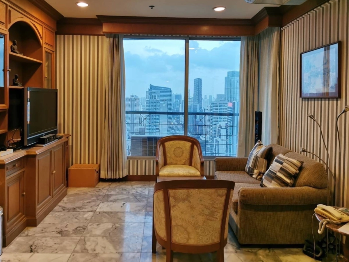 ขายคอนโด สาทร เฮ้าส์ (Sathorn House) ขนาด 65 ตร.ม. ชั้น 45 วิวเมืองเปิดโล่ง 2 ห้องนอน เฟอร์นิเจอร์ครบ พร้อมอยู่ ติด BTS สุรศักดิ์ ทำเลสาทร ใกล้สีลม CBD เหมาะอยู่อาศัยและลงทุน มีที่จอดรถส่วนตัว