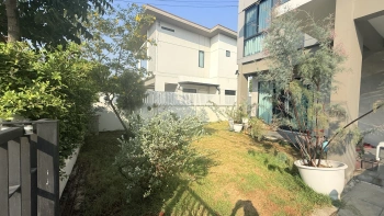 บ้านสวยสไตล์โมเดิร์น ฟังก์ชันครบ พร้อมอยู่ บ้านเดี่ยว 2 ชั้น บนพื้นที่ 64 ตร.ว. พื้นที่ใช้สอย 227 ตร.ม.