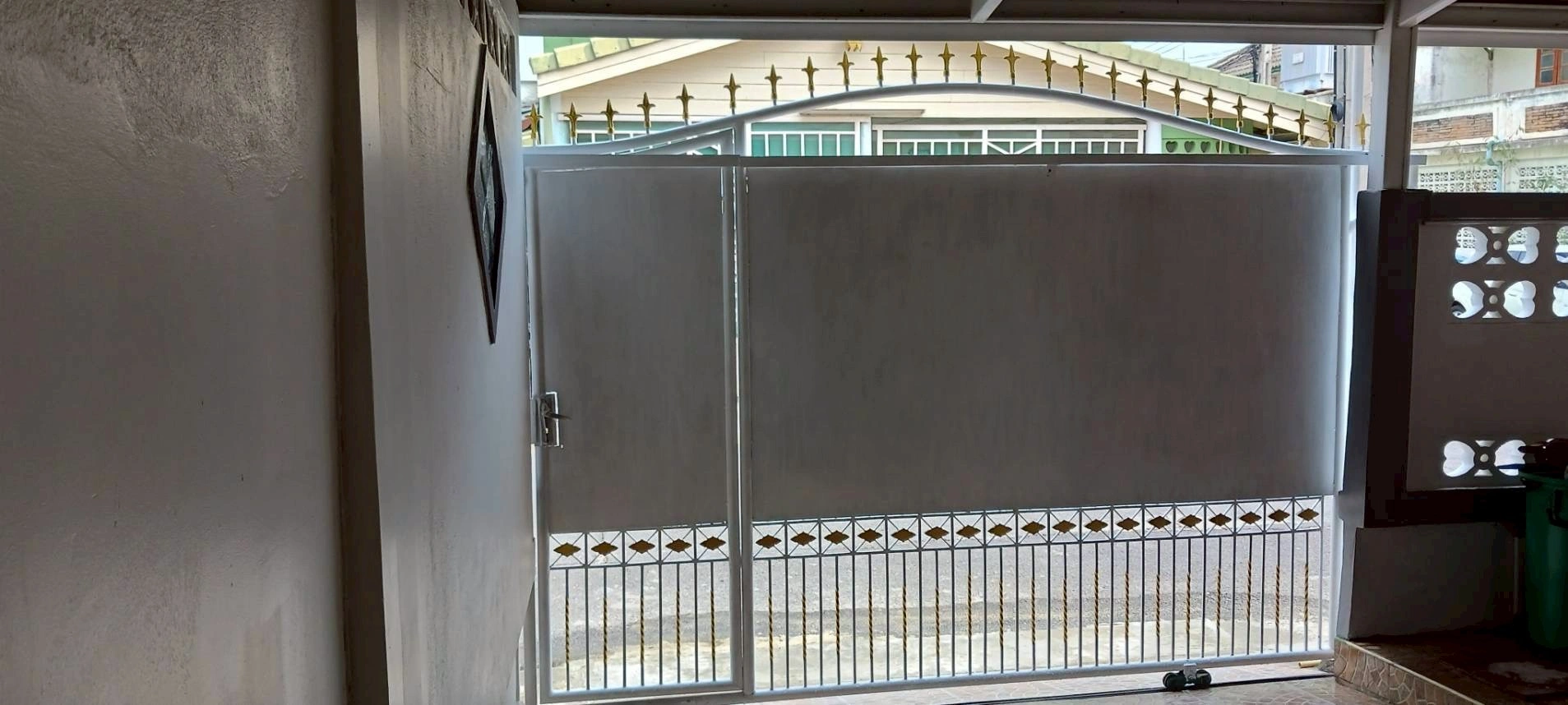 ขายบ้านแฝด 2 ชั้น พฤกษา 14A หลังมุม 23.90 ตรว. ซอยวัดลาดปลาดุก อ.บางใหญ่ จ.นนทบุรี ราคา  2,250,000 บาท