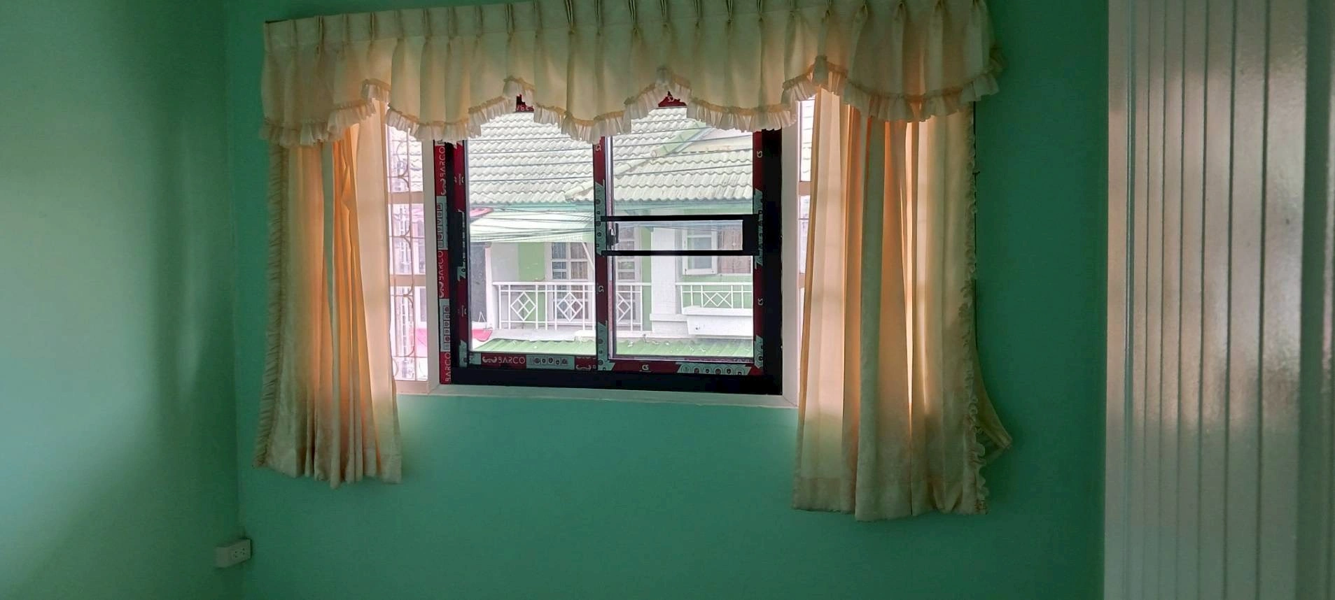 ขายบ้านแฝด 2 ชั้น พฤกษา 14A หลังมุม 23.90 ตรว. ซอยวัดลาดปลาดุก อ.บางใหญ่ จ.นนทบุรี ราคา  2,250,000 บาท