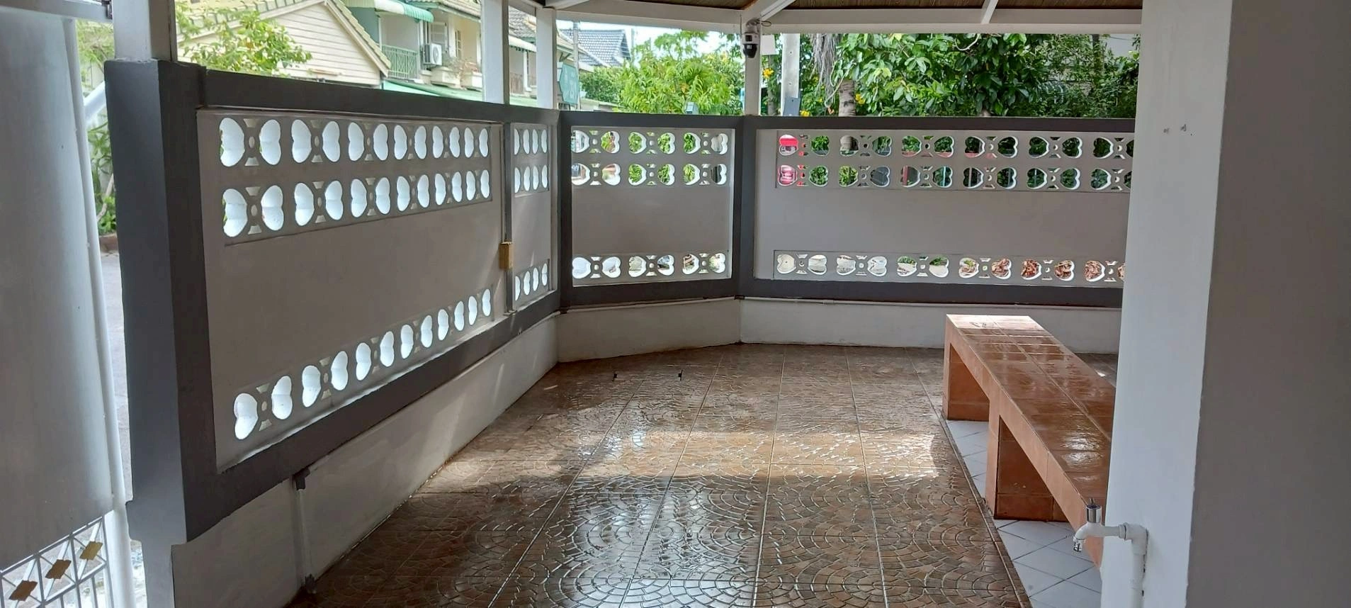 ขายบ้านแฝด 2 ชั้น พฤกษา 14A หลังมุม 23.90 ตรว. ซอยวัดลาดปลาดุก อ.บางใหญ่ จ.นนทบุรี ราคา  2,250,000 บาท