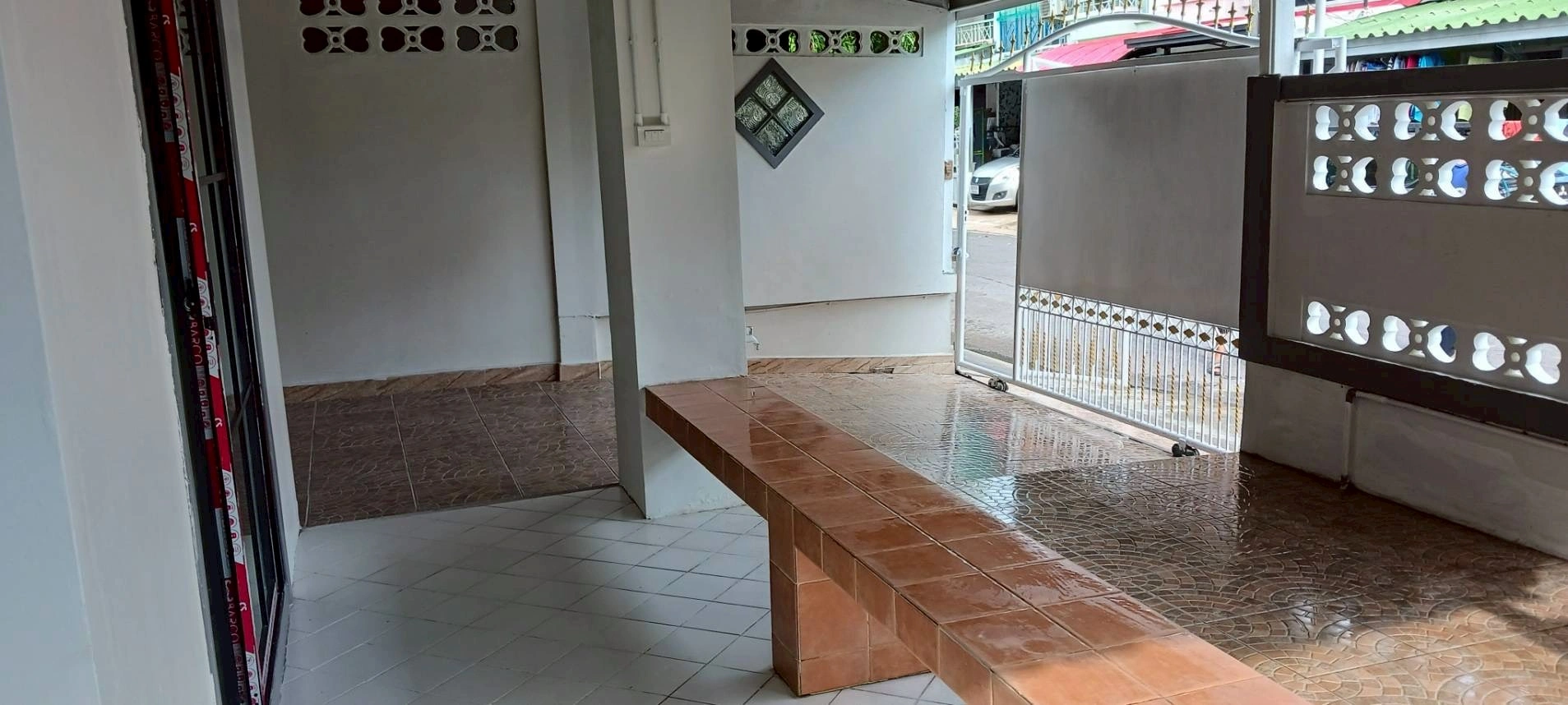 ขายบ้านแฝด 2 ชั้น พฤกษา 14A หลังมุม 23.90 ตรว. ซอยวัดลาดปลาดุก อ.บางใหญ่ จ.นนทบุรี ราคา  2,250,000 บาท