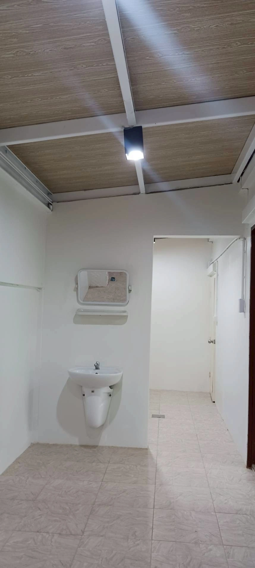 ขายบ้านแฝด 2 ชั้น พฤกษา 14A หลังมุม 23.90 ตรว. ซอยวัดลาดปลาดุก อ.บางใหญ่ จ.นนทบุรี ราคา  2,250,000 บาท