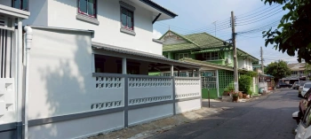 ขายบ้านแฝด 2 ชั้น พฤกษา 14A หลังมุม 23.90 ตรว. ซอยวัดลาดปลาดุก อ.บางใหญ่ จ.นนทบุรี ราคา  2,250,000 บาท