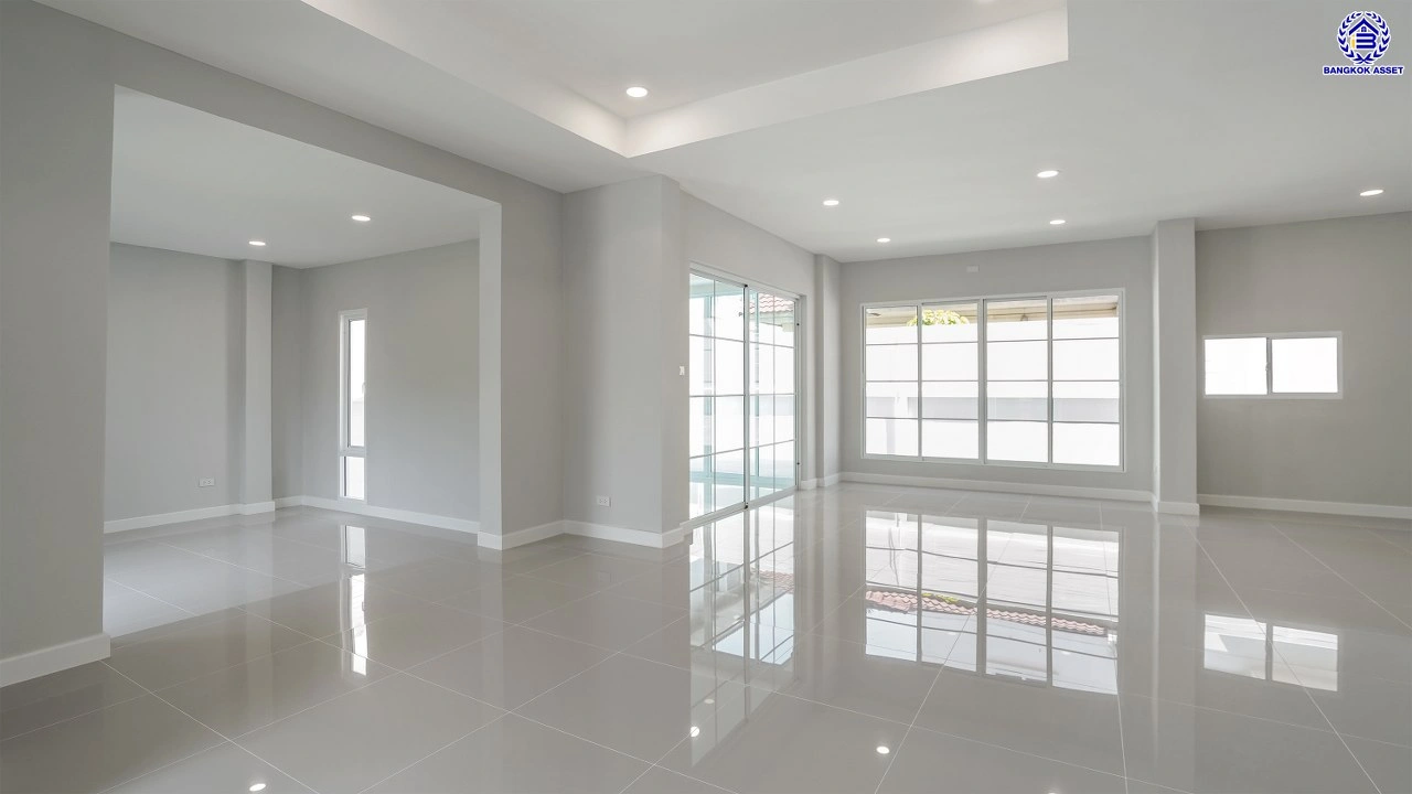 บ้านรีโนเวทใหม่ โครงการ ชัยพฤกษ์ บางบัวทอง เนื้อที่ 80.5 ตร.ว. พื้นที่ใช้สอย 260.18 ตร.ม. ฟังก์ชัน 4 ห้องนอน 3 ห้องน้ำ 1 ห้องอเนกประสงค์ จอดรถได้ 2 คัน พร้อม Facilities โครงการครบครัน ทำเลติดถนนบางกรวย-ไทรน้อย เชื่อมต่อถนนกาญจนาภิเษก ใกล้เซ็นทรัลเวสต์เกต และรถไฟฟ้าสายสีม่วง "สถานีบางพลู"