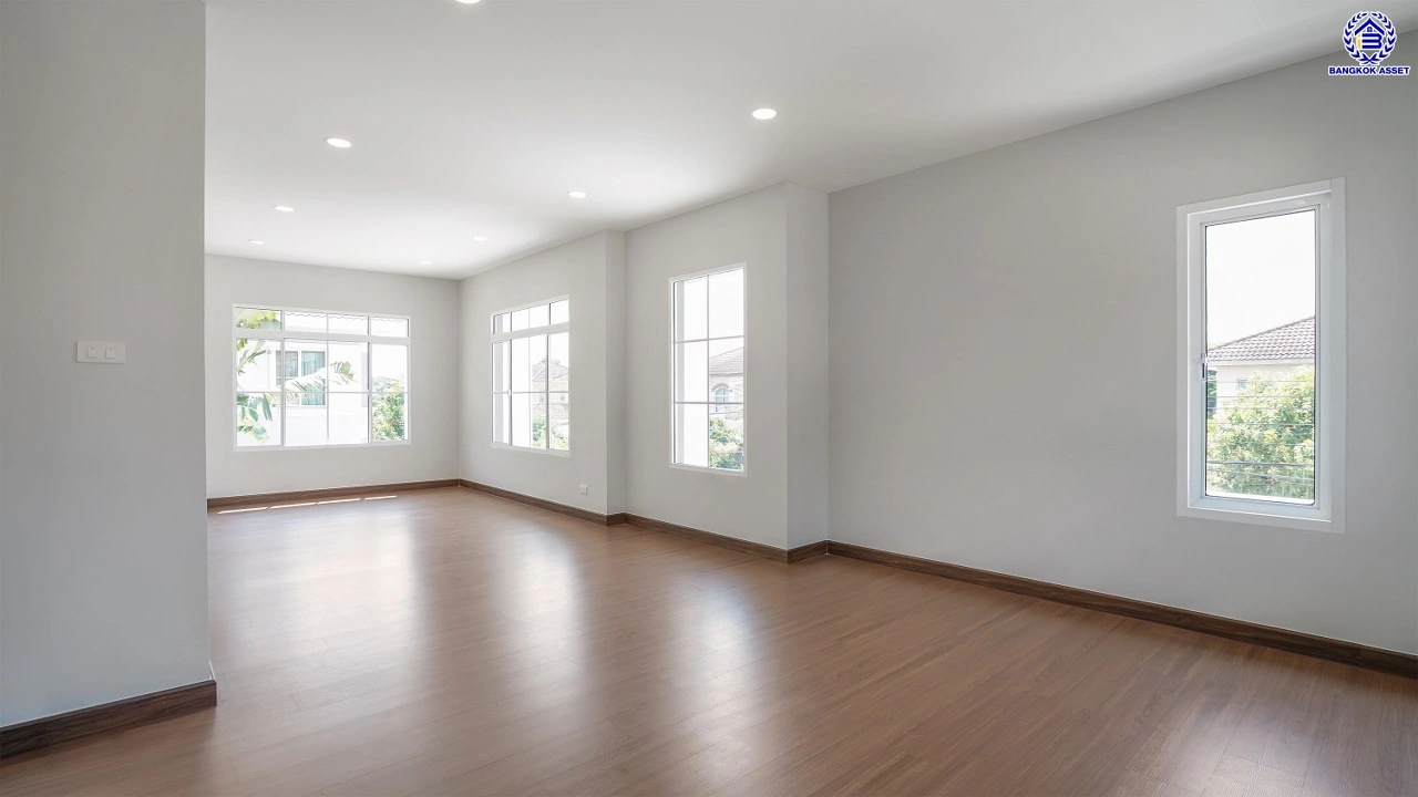 บ้านรีโนเวทใหม่ โครงการ ชัยพฤกษ์ บางบัวทอง เนื้อที่ 80.5 ตร.ว. พื้นที่ใช้สอย 260.18 ตร.ม. ฟังก์ชัน 4 ห้องนอน 3 ห้องน้ำ 1 ห้องอเนกประสงค์ จอดรถได้ 2 คัน พร้อม Facilities โครงการครบครัน ทำเลติดถนนบางกรวย-ไทรน้อย เชื่อมต่อถนนกาญจนาภิเษก ใกล้เซ็นทรัลเวสต์เกต และรถไฟฟ้าสายสีม่วง "สถานีบางพลู"