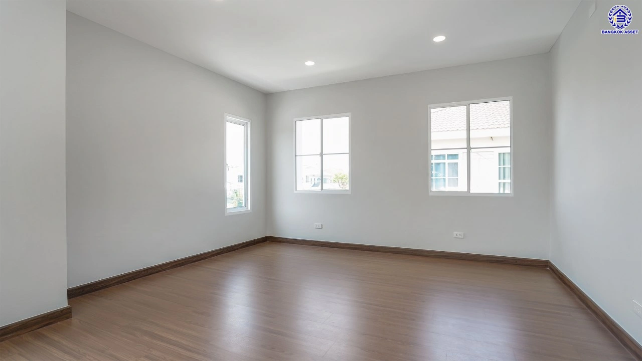 บ้านรีโนเวทใหม่ โครงการ ชัยพฤกษ์ บางบัวทอง เนื้อที่ 80.5 ตร.ว. พื้นที่ใช้สอย 260.18 ตร.ม. ฟังก์ชัน 4 ห้องนอน 3 ห้องน้ำ 1 ห้องอเนกประสงค์ จอดรถได้ 2 คัน พร้อม Facilities โครงการครบครัน ทำเลติดถนนบางกรวย-ไทรน้อย เชื่อมต่อถนนกาญจนาภิเษก ใกล้เซ็นทรัลเวสต์เกต และรถไฟฟ้าสายสีม่วง "สถานีบางพลู"