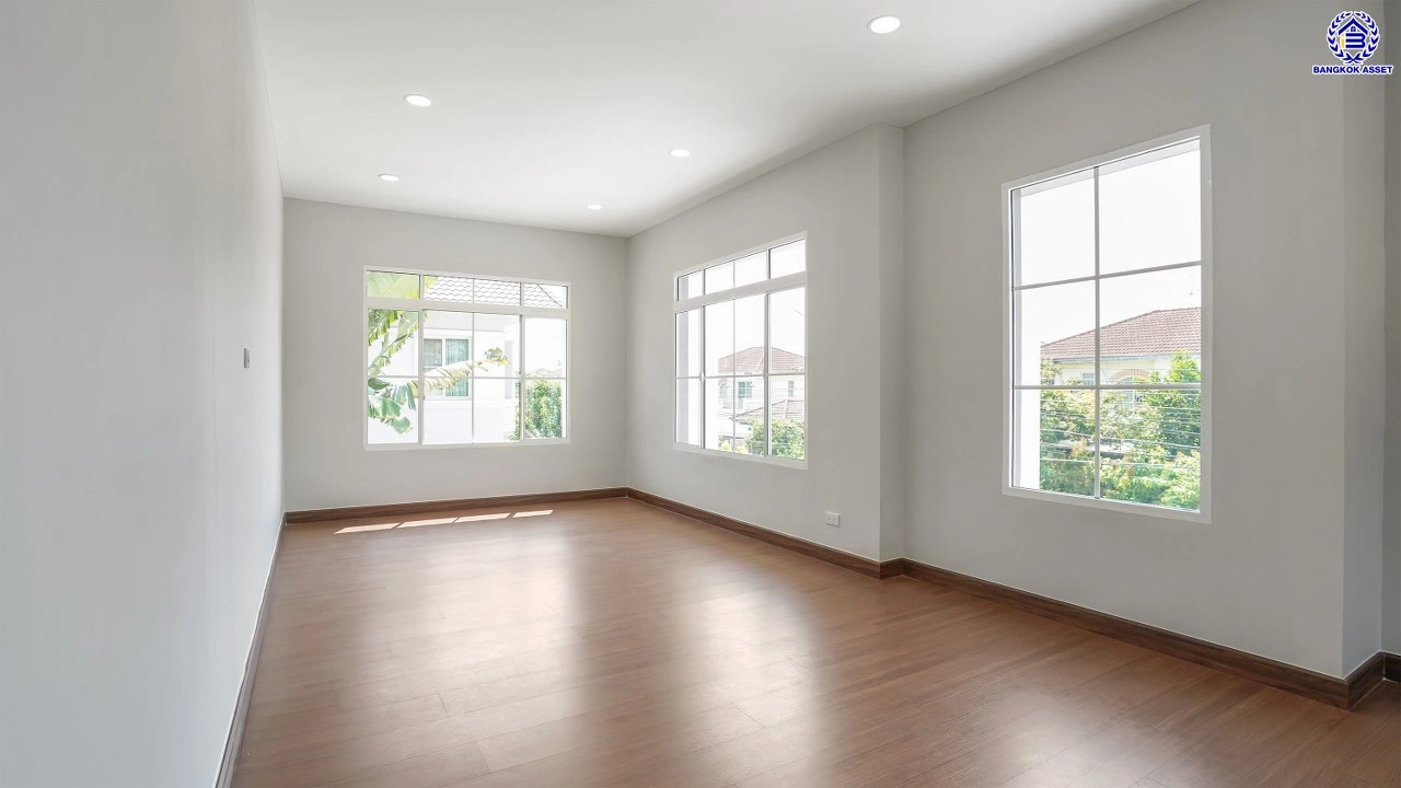 บ้านรีโนเวทใหม่ โครงการ ชัยพฤกษ์ บางบัวทอง เนื้อที่ 80.5 ตร.ว. พื้นที่ใช้สอย 260.18 ตร.ม. ฟังก์ชัน 4 ห้องนอน 3 ห้องน้ำ 1 ห้องอเนกประสงค์ จอดรถได้ 2 คัน พร้อม Facilities โครงการครบครัน ทำเลติดถนนบางกรวย-ไทรน้อย เชื่อมต่อถนนกาญจนาภิเษก ใกล้เซ็นทรัลเวสต์เกต และรถไฟฟ้าสายสีม่วง "สถานีบางพลู"